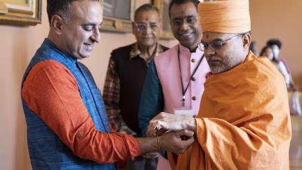 Assemblymember Kalra celebrates Diwali at the Capitol with BAPS Swaminarayan Sanstha